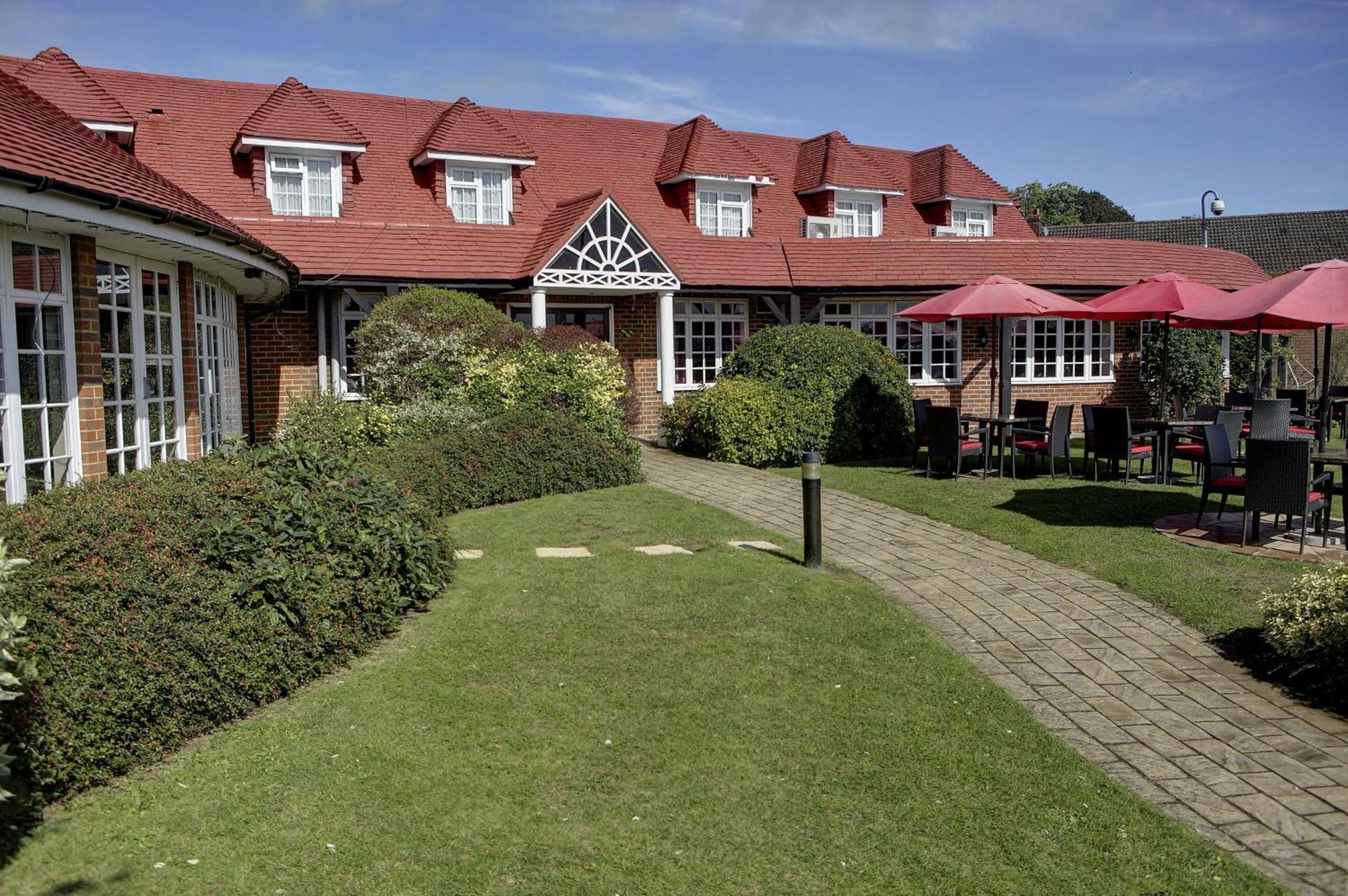 Western Calcot Hotel 3*