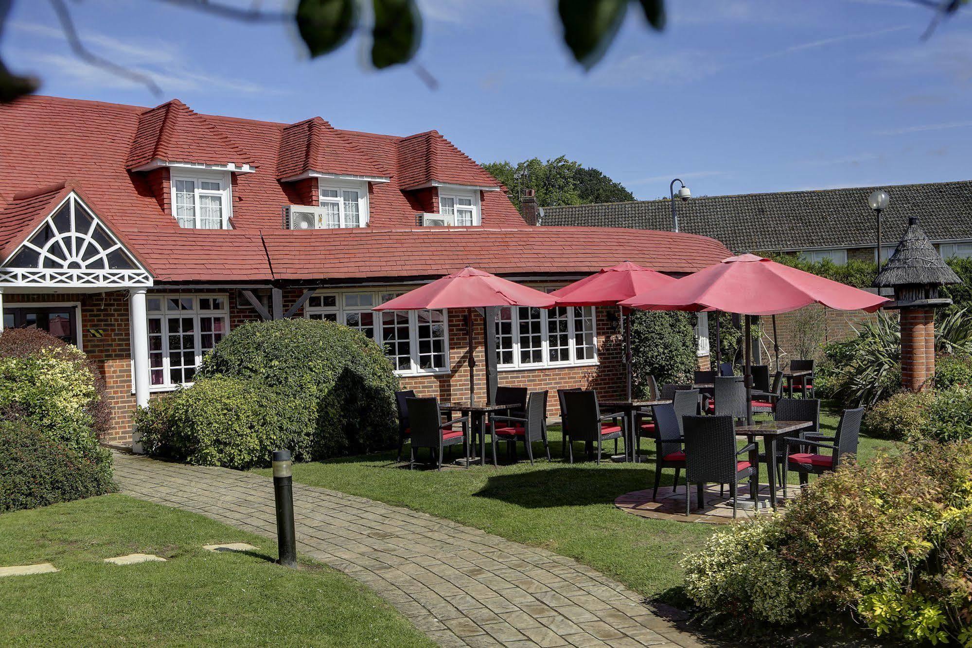 Western Calcot Hotel 3*